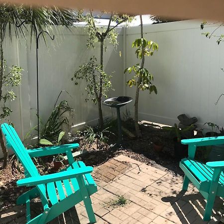 The Treehouse Apartment St. Petersburg Exterior photo