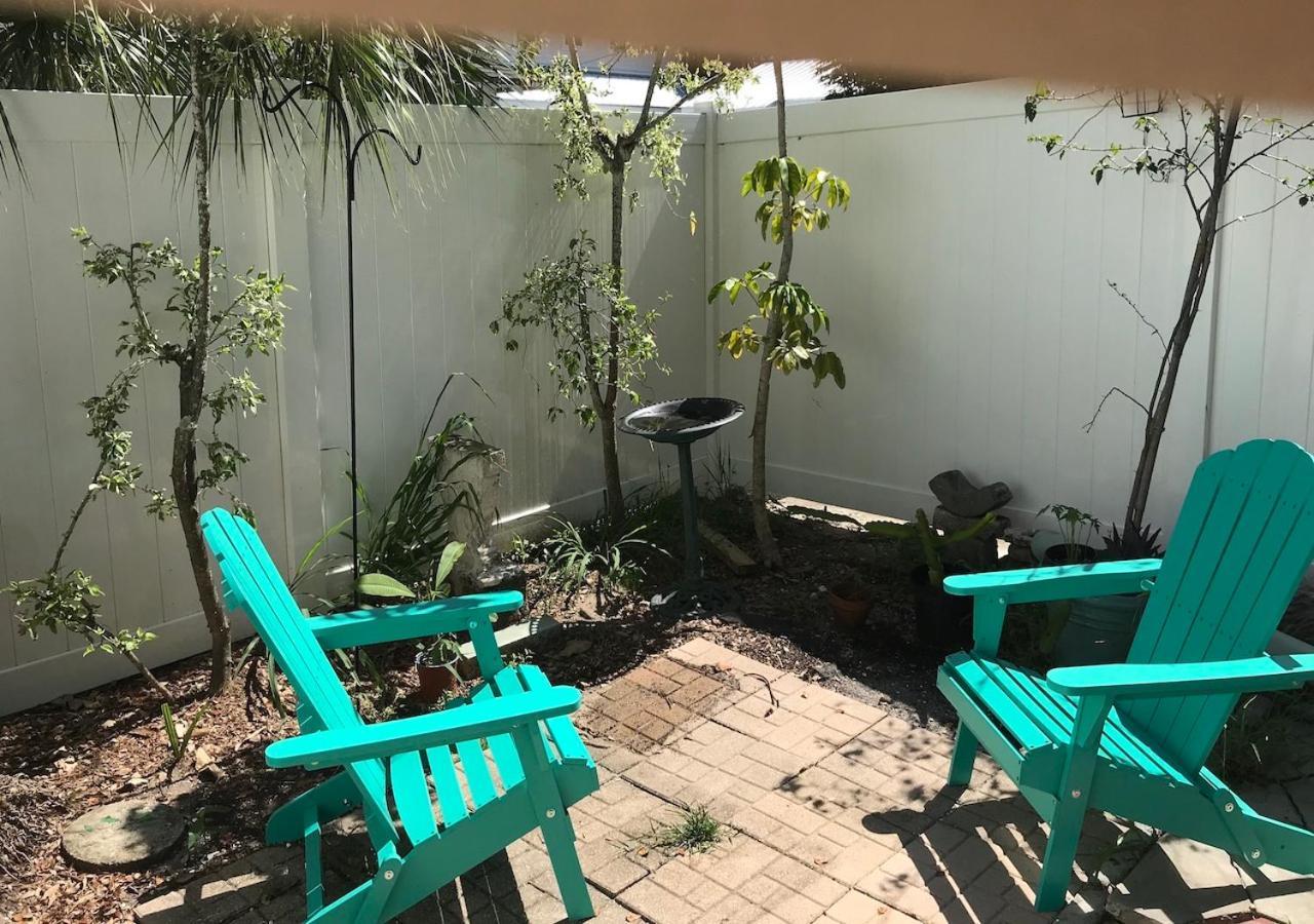 The Treehouse Apartment St. Petersburg Exterior photo